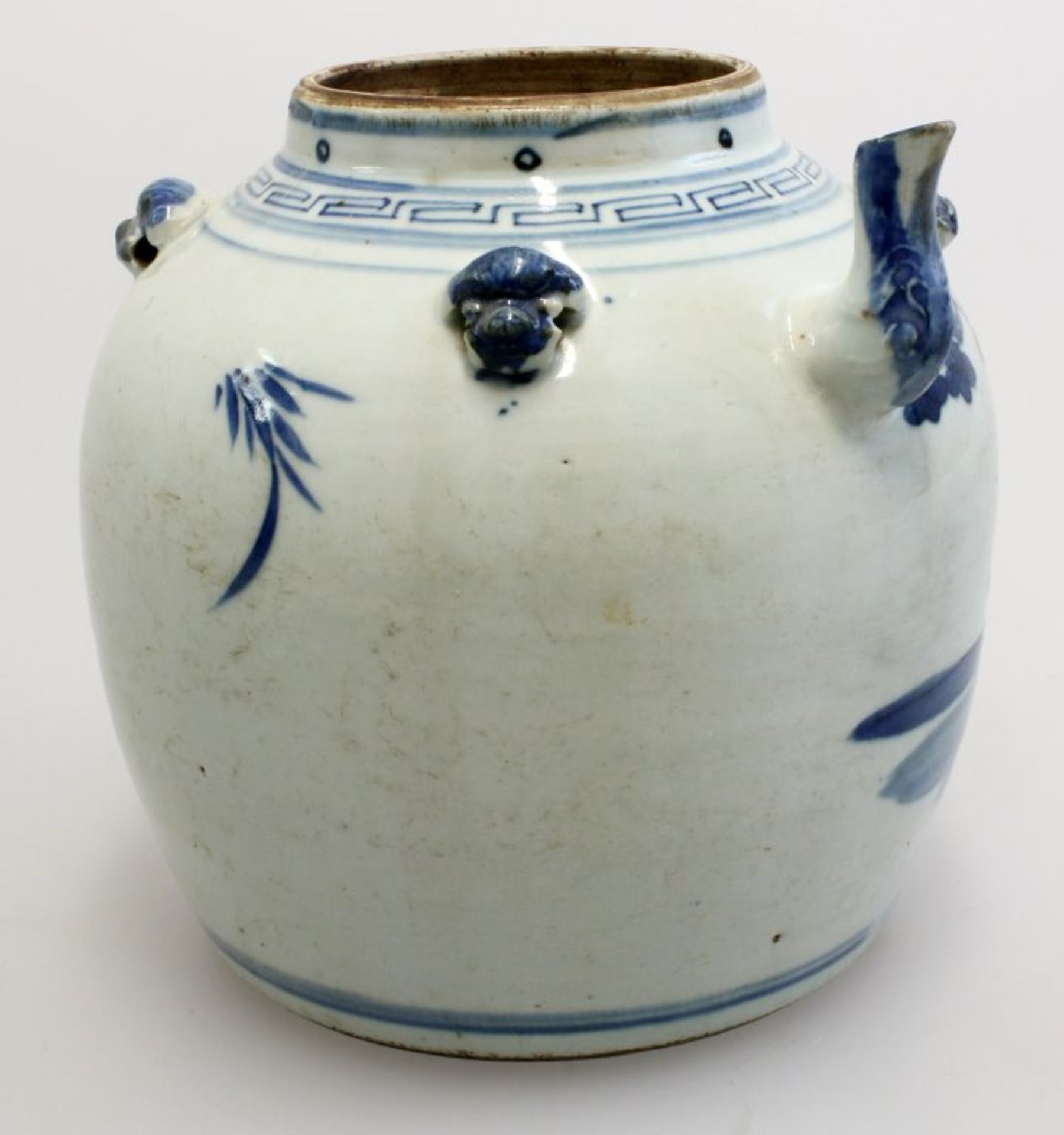 Chinesische Teekanne - Ming-DynastieCharakteristische Blaumalerei auf grauen Scherben, - Bild 3 aus 3