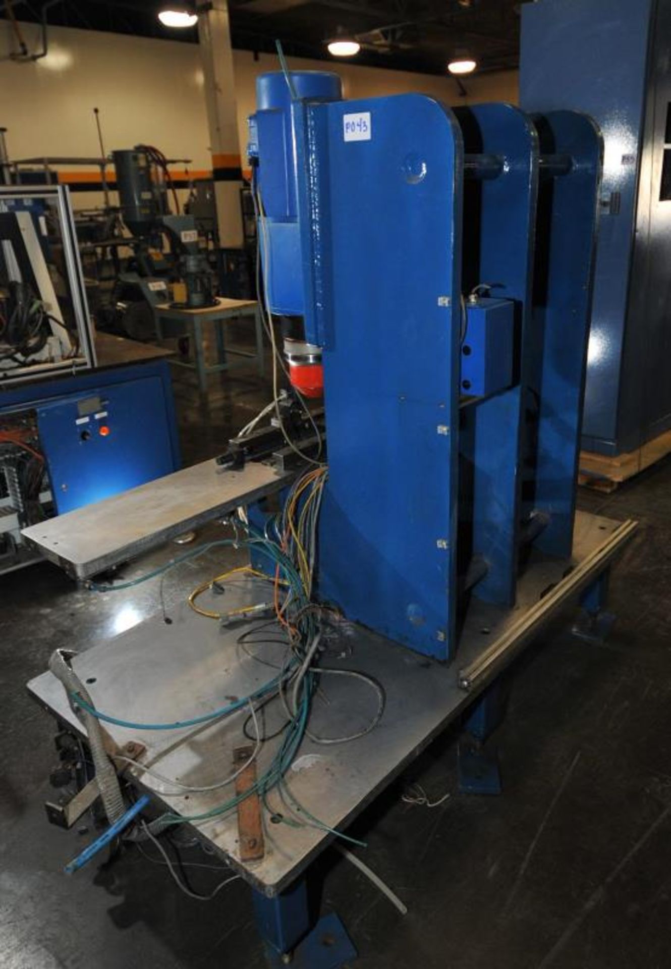workstation for Industrial Riveter, brand: inovative automation, condition: spare parts. Location: - Image 9 of 11