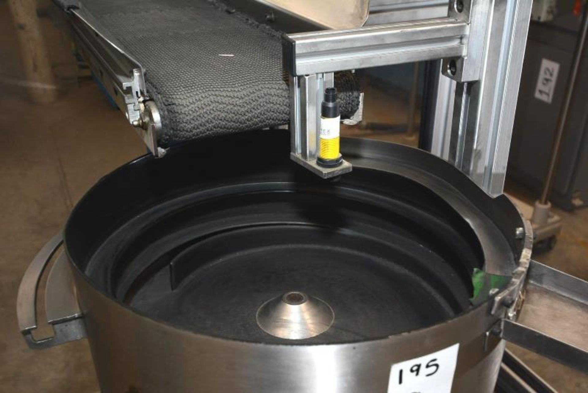 Equipment: Bowl, table with bowl and conveyor. Brand: N/A. Model: N/A. Year: N/A. Serial Number: N/ - Image 10 of 19