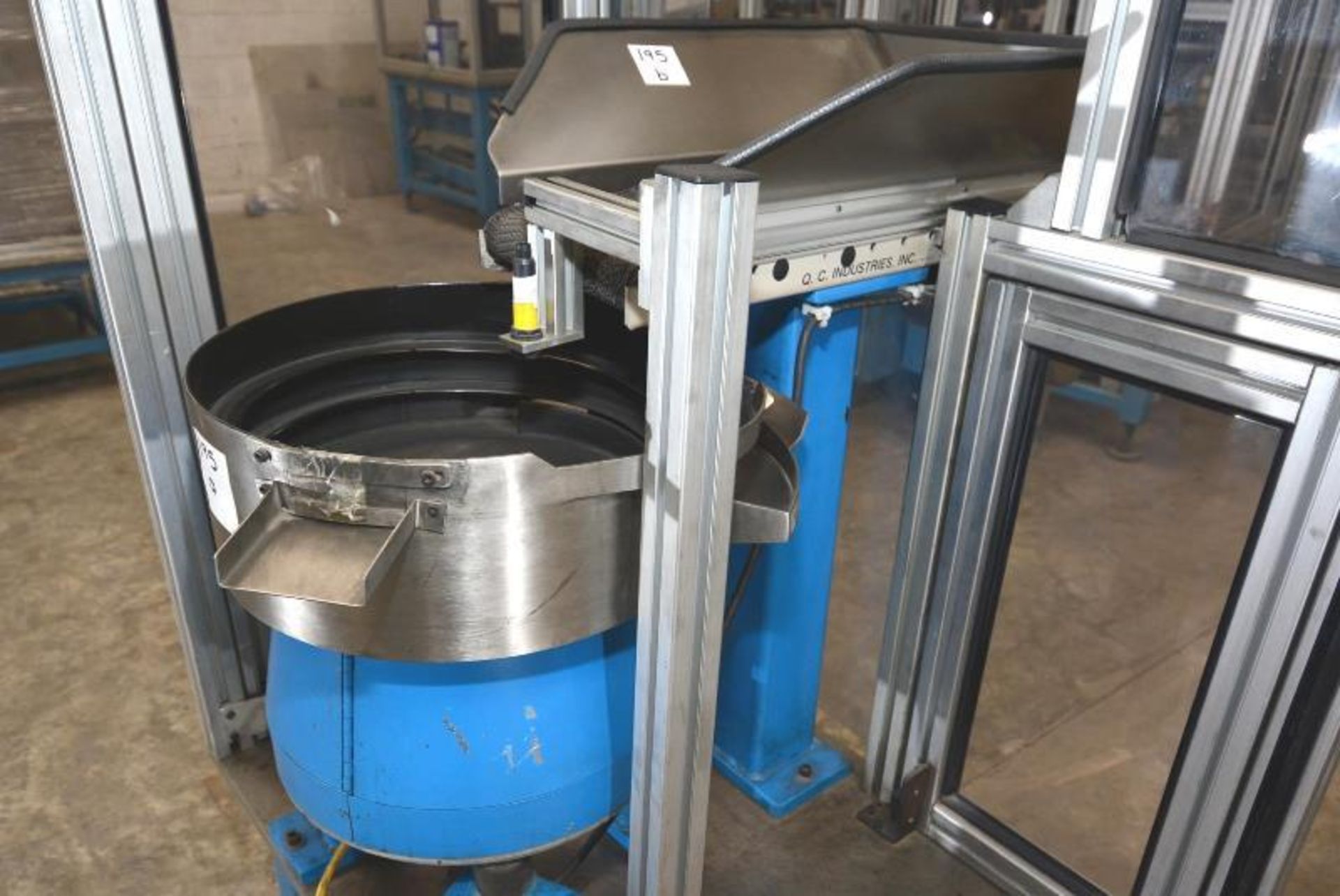 Equipment: Bowl, table with bowl and conveyor. Brand: N/A. Model: N/A. Year: N/A. Serial Number: N/ - Image 12 of 19
