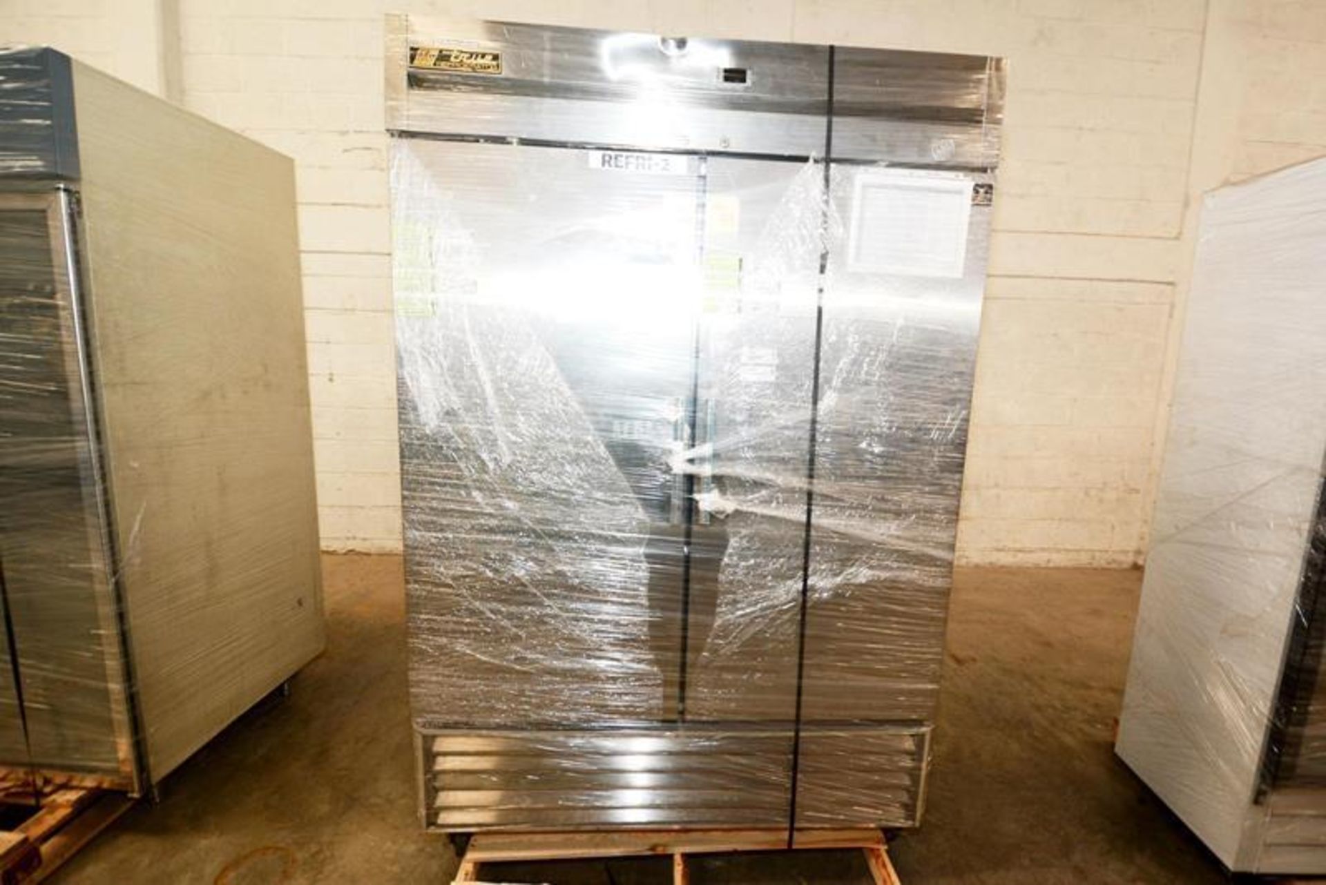 Refrigerator used to keep samples at the QC and testing lab. Located in Cd. Juarez.  Refrigerador - Image 6 of 12