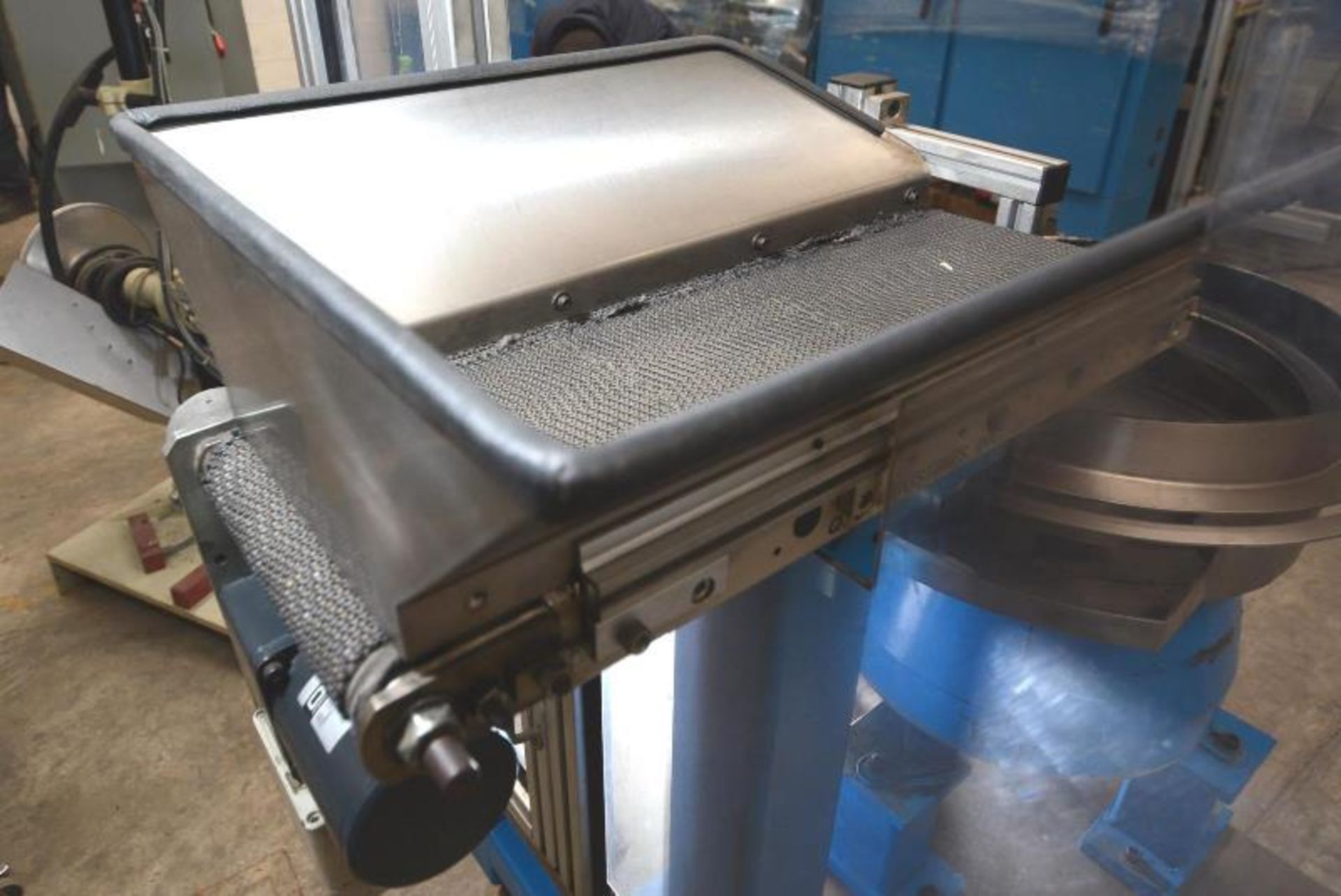 Equipment: Bowl, table with bowl and conveyor. Brand: N/A. Model: N/A. Year: N/A. Serial Number: N/ - Image 18 of 19
