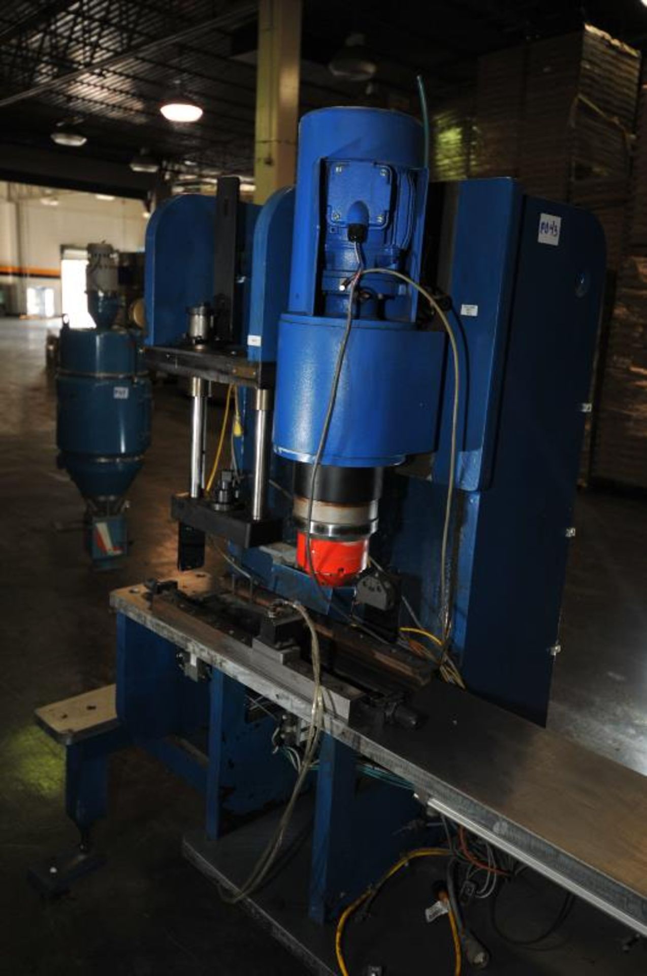 workstation for Industrial Riveter, brand: inovative automation, condition: spare parts. Location: - Image 10 of 11