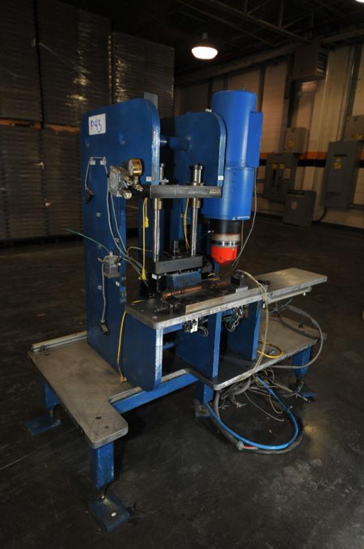 workstation for Industrial Riveter, brand: inovative automation, condition: spare parts. Location: - Image 5 of 11