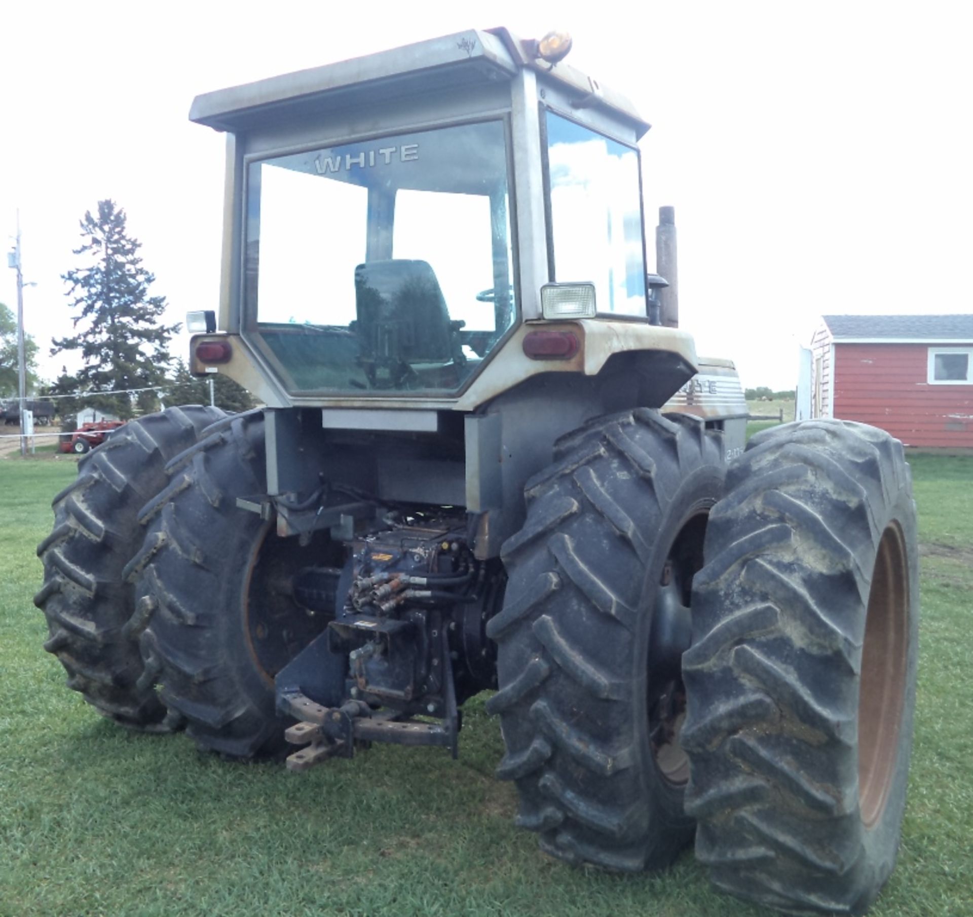 White 2-135 Diesel Tractor - Image 3 of 3