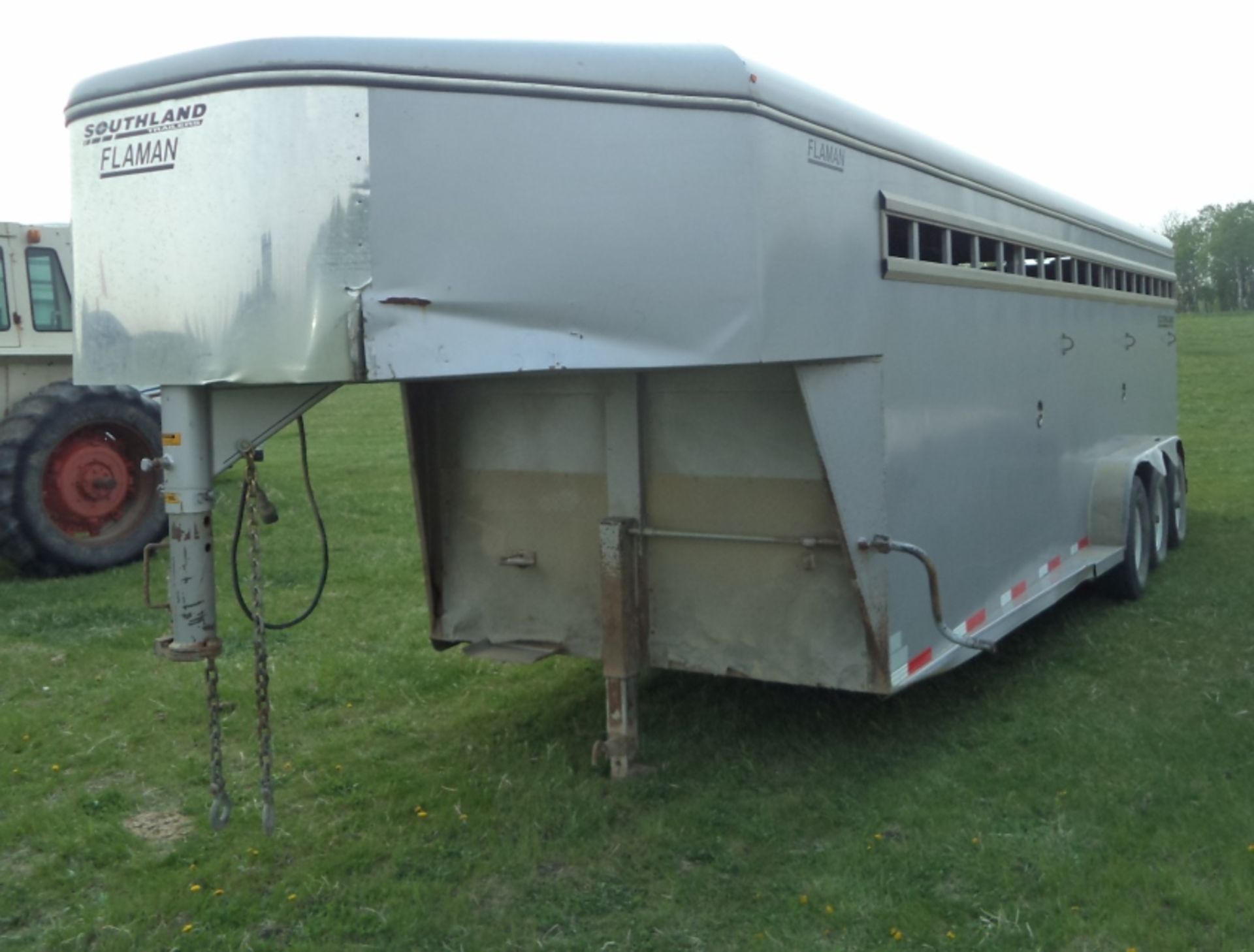 Southland 24ft Stock Trailer, 7x24 Tri Axel S/N 2S9LF545XB1024383 - Image 2 of 3