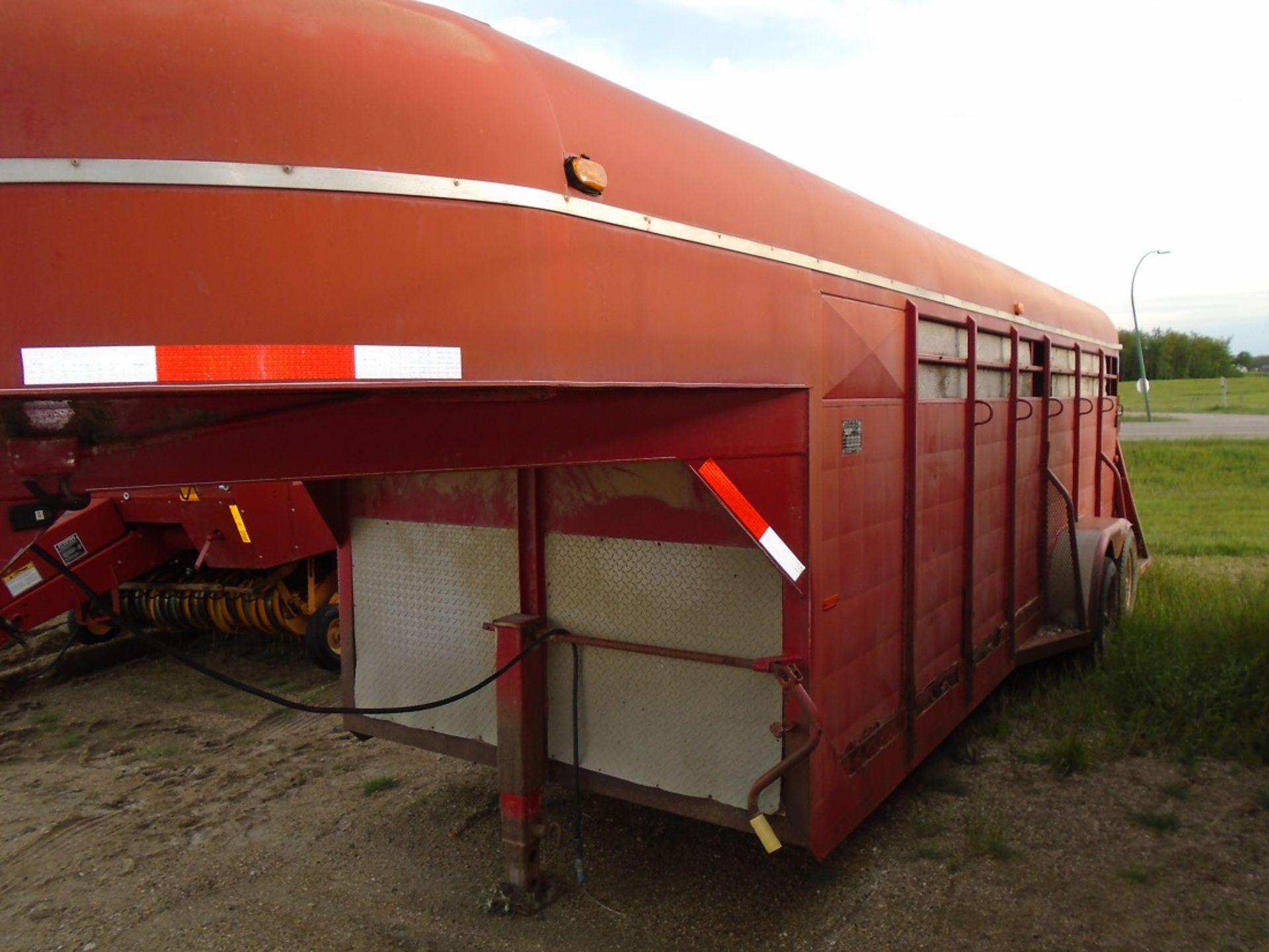 1992 King of the Road GN Stock Trailer, T/A 18ft, vin: 2K9GF2022NB017275 - Image 2 of 2