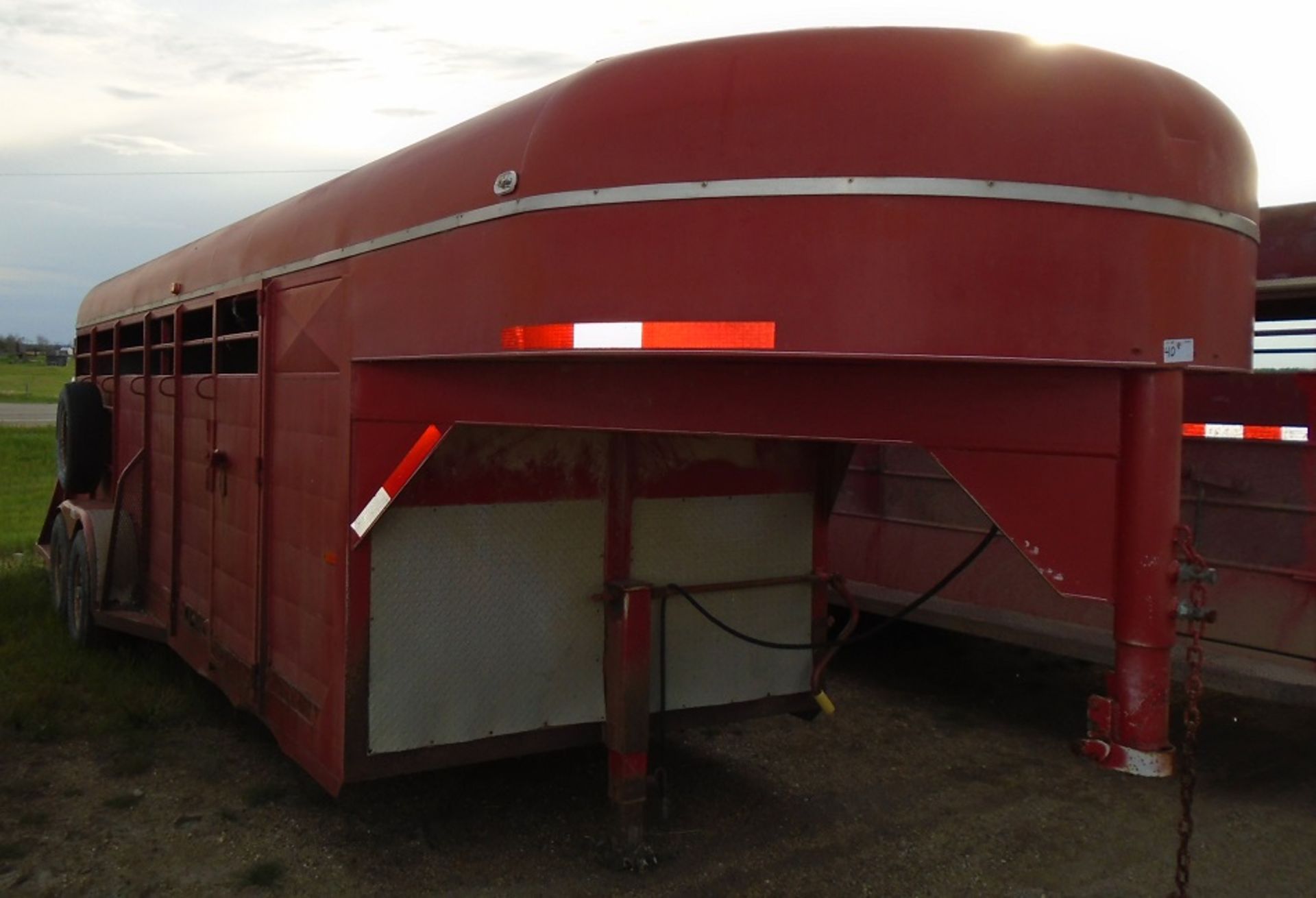 1992 King of the Road GN Stock Trailer, T/A 18ft, vin: 2K9GF2022NB017275