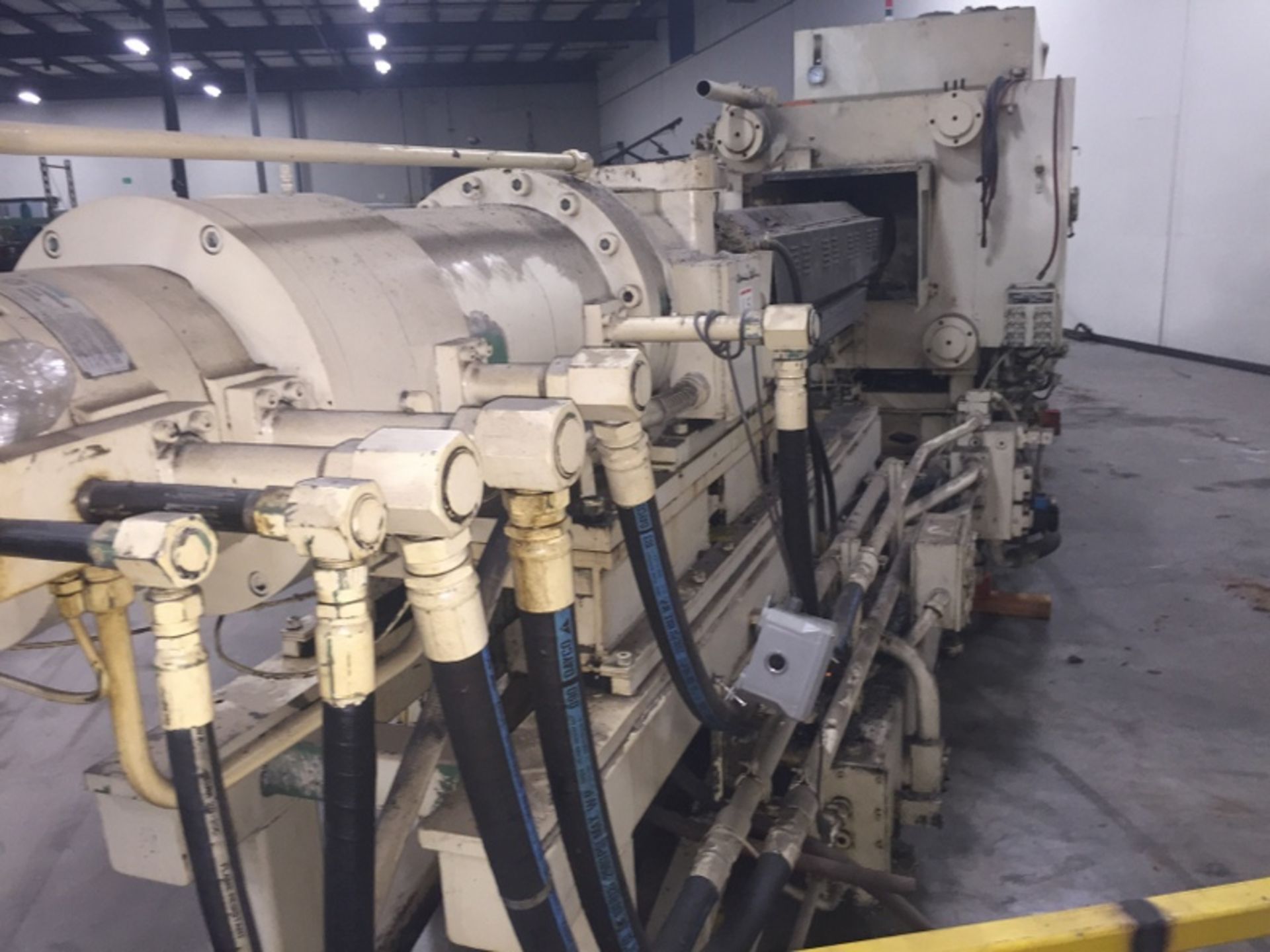 Cincinnati Milacron Mdl. H500-48, 500-Ton Injection Molding Machine, 48oz Shot, 48" x 48" Platen - Image 10 of 11