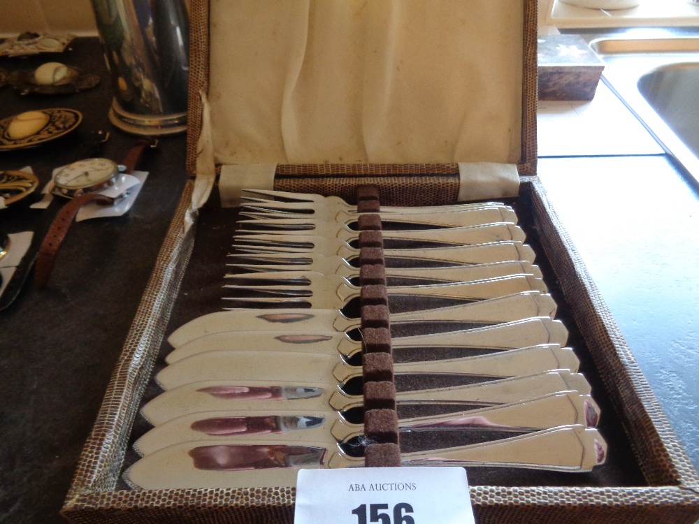 FISH KNIVES - Image 2 of 3