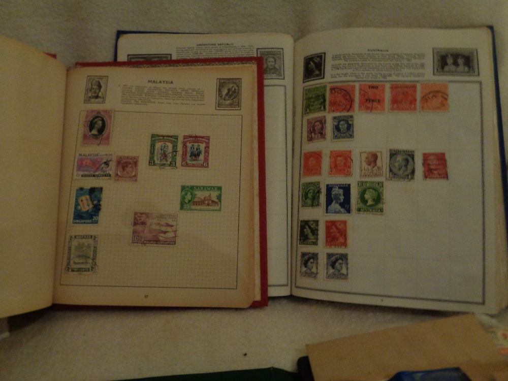 BOOKS OF VINTAGE STAMPS - Image 4 of 11