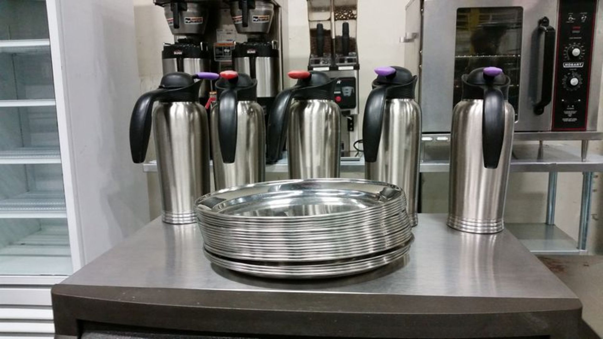 6 cream jugs with 20 stainless steel platters