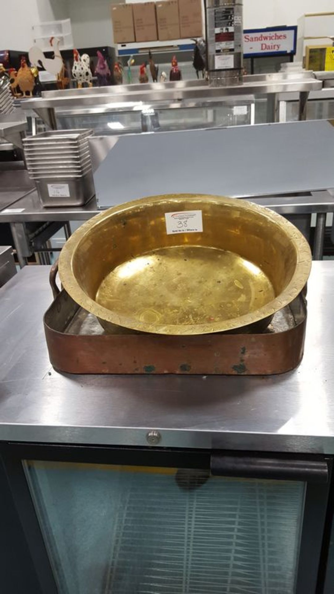 1 brass and 1 copper pan
