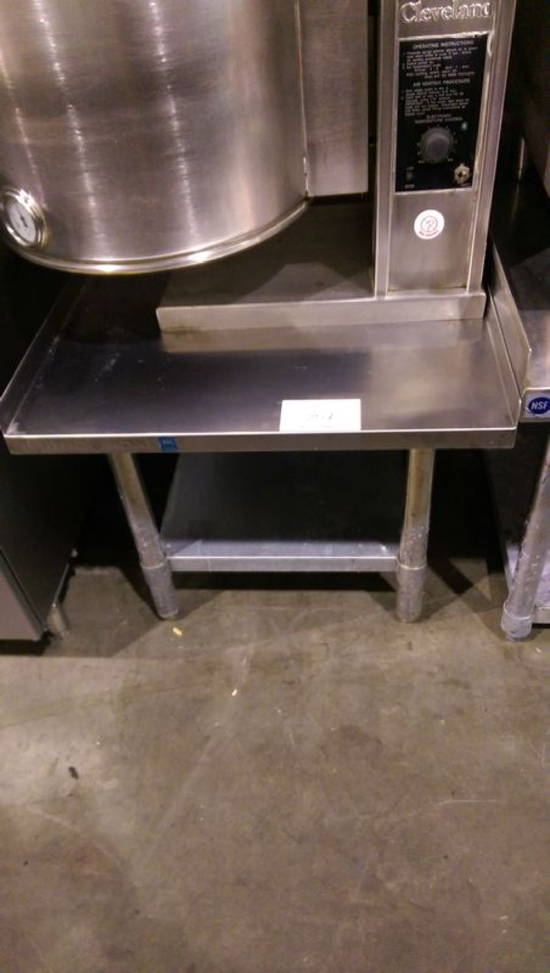 24" Equipment Stand