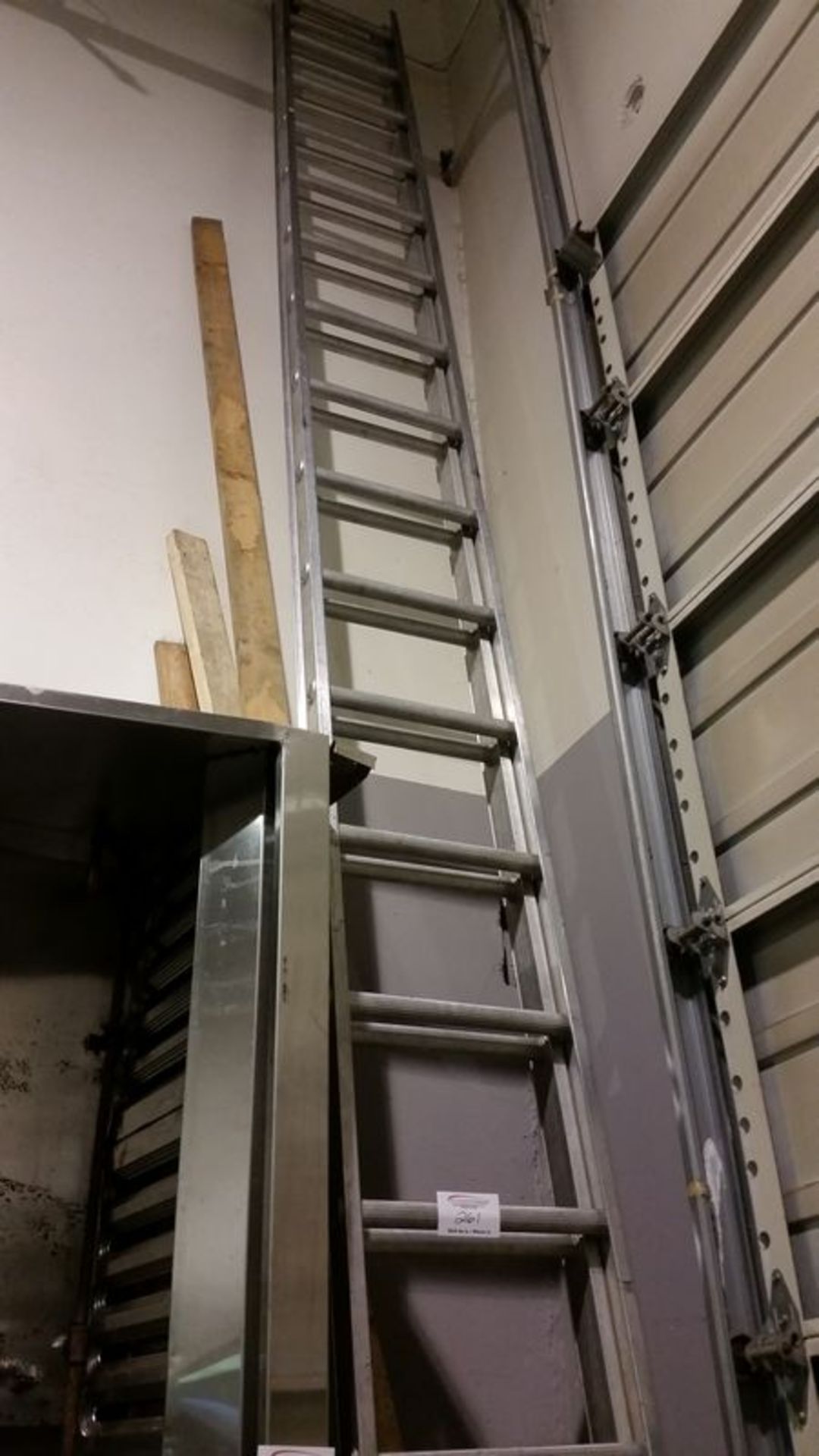 Approx. 40 ft. Aluminum Extension Ladder