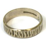 An 18ct white gold bark effect band, size P, approx 4.9g.