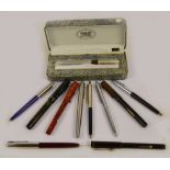 A group of fountain pens to include a vintage example with 14ct yellow gold nib and two Parker