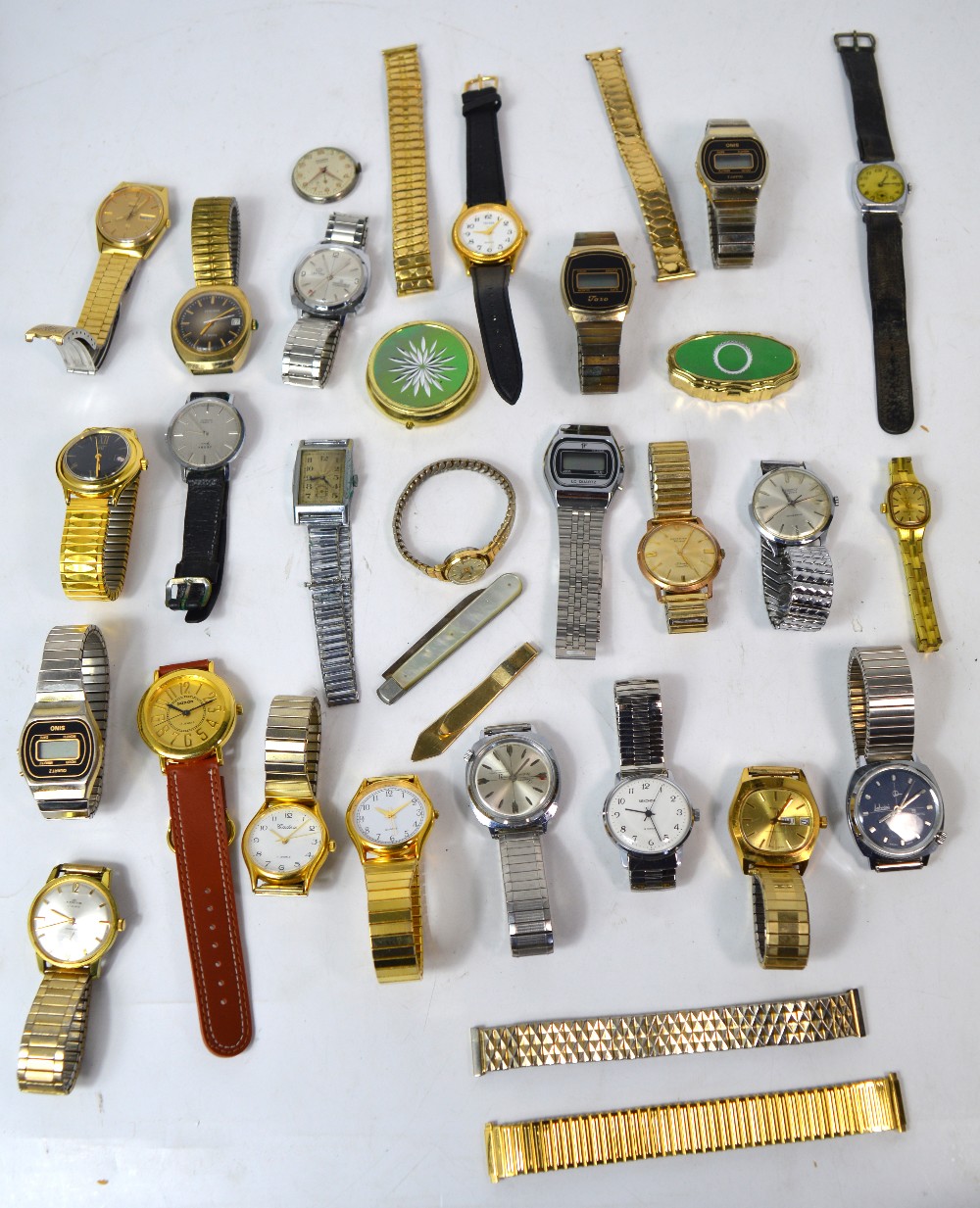 A quantity of ladies' and gentlemen's wristwatches to include Sekonda, Jesby and others.