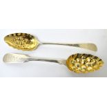 A George IV hallmarked silver gilt berry spoon, Edinburgh 1828,