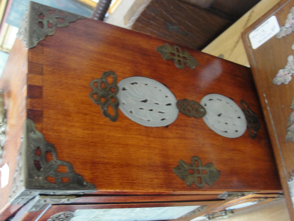 An Oriental jewellery cabinet with gilt metal mounts and pierced hardstone panels, - Image 7 of 7