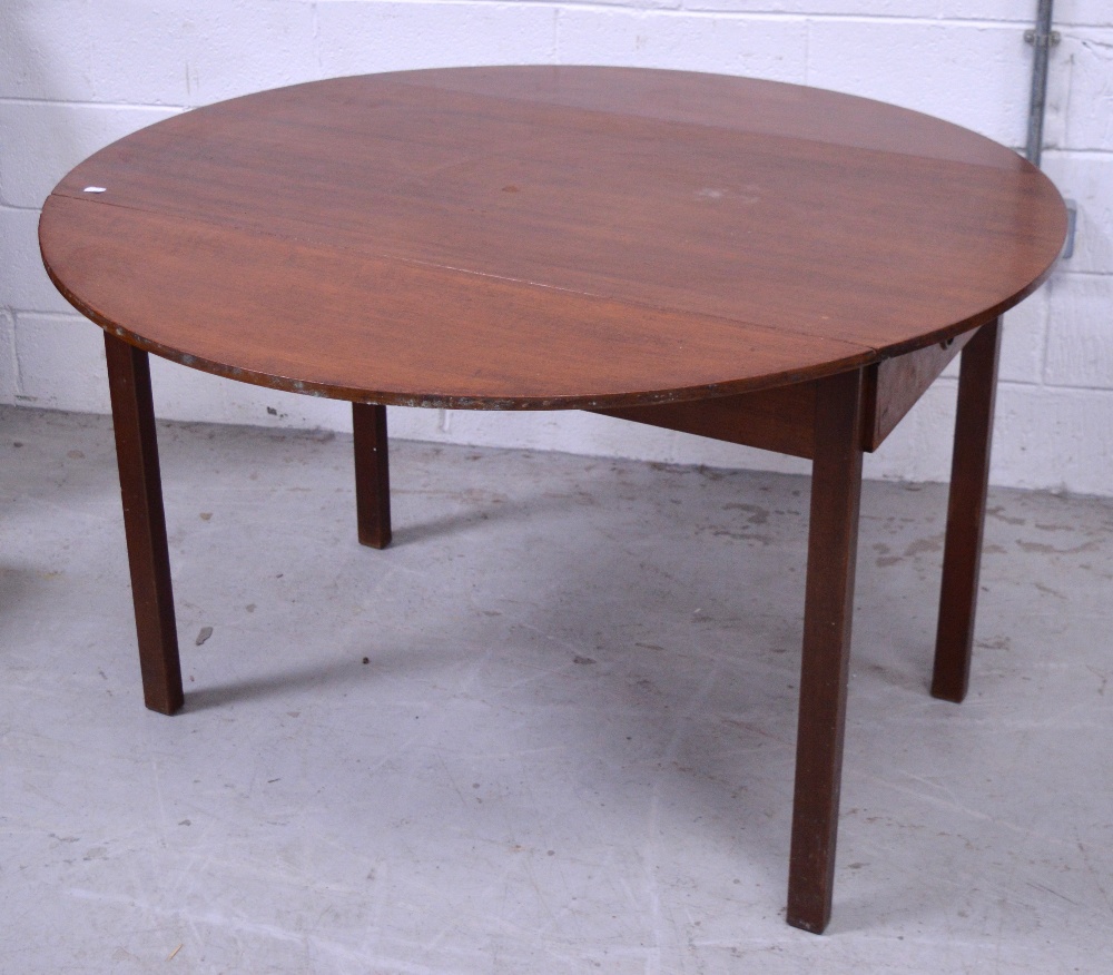 A Schreiber dropleaf dining table, width when extended 122cm.