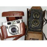 A cased Rolleicord Franke and Heidecke camera and a Franka Super-Frankarette camera (2).