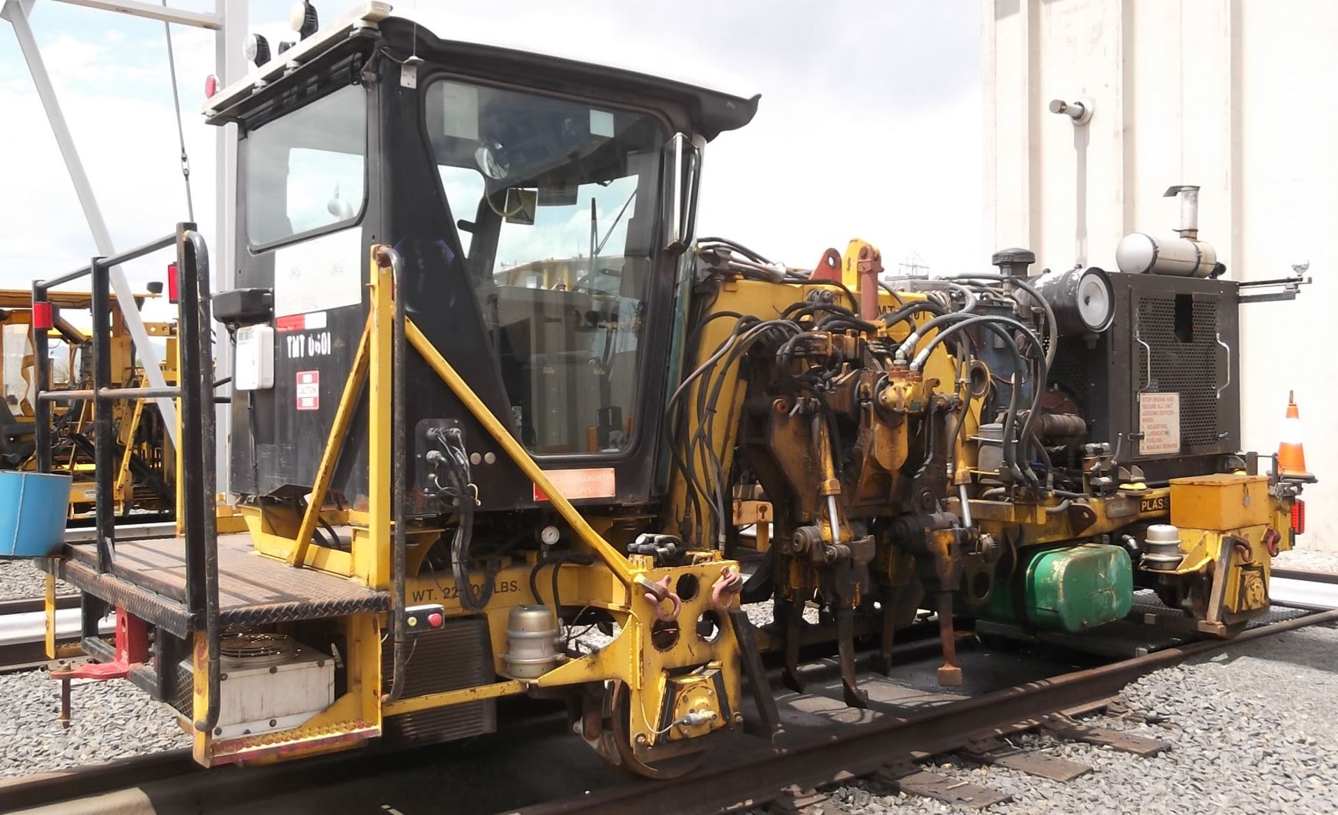 TMT 0601 TRACK MAINTAINER TAMPER - Man/Ser# 3287 NOT RUNNING - Image 2 of 4