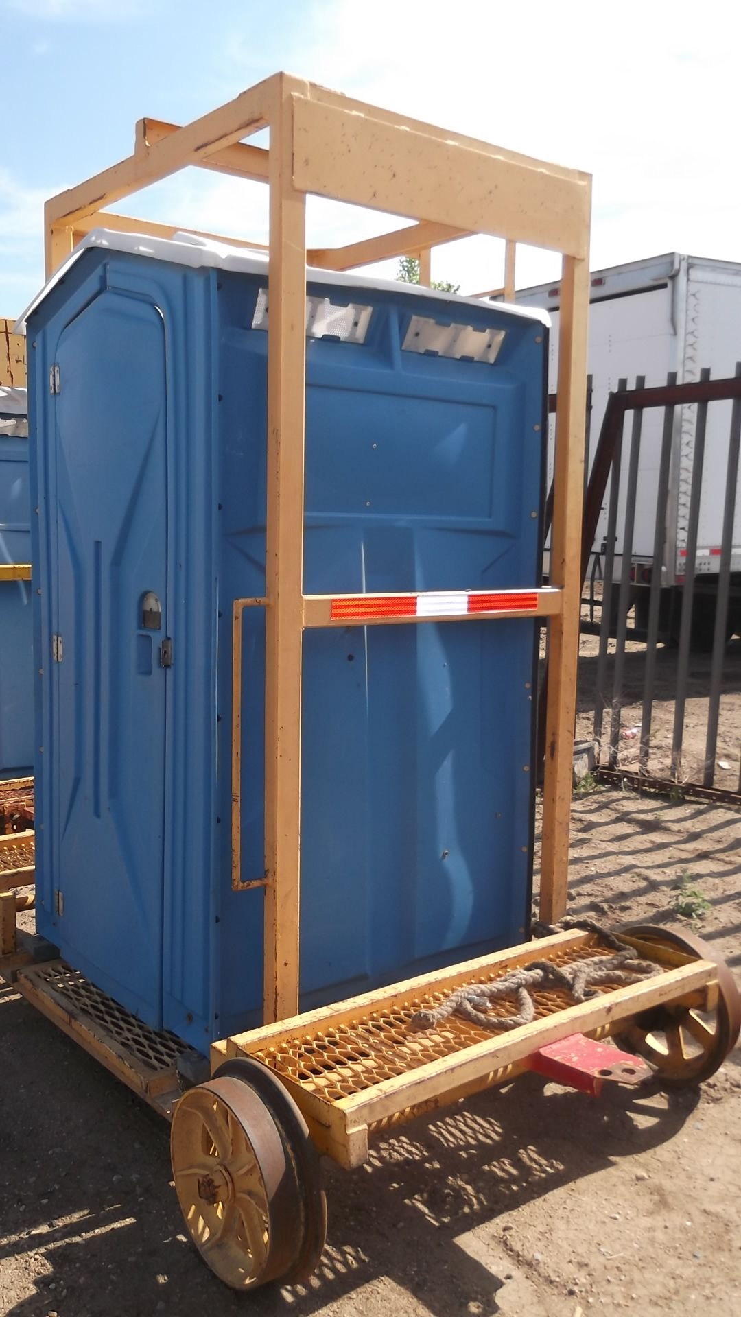 PTC PORTABLE TOILET ON RAILS - Man/Ser# N/A