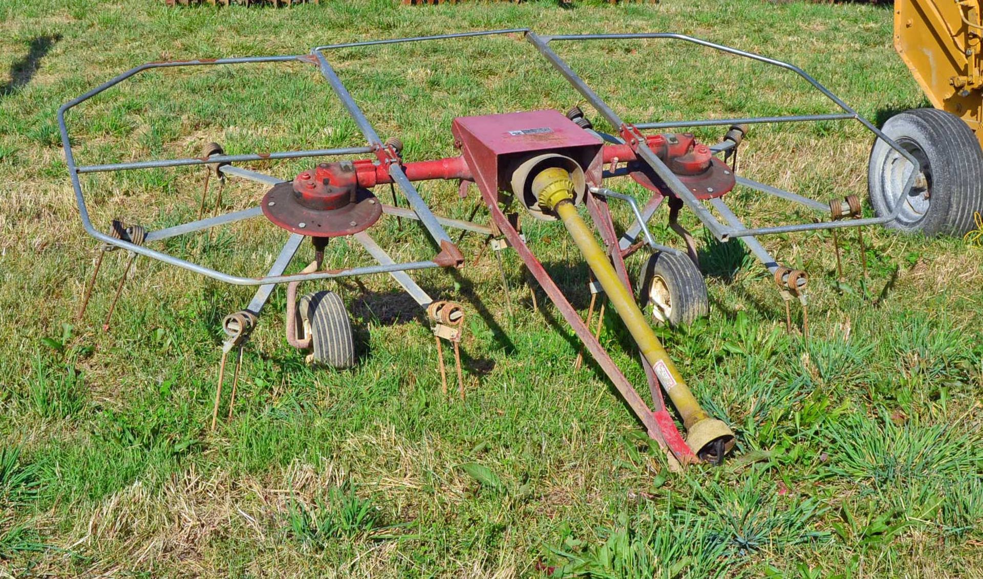 Massey Ferguson Hay Tedder