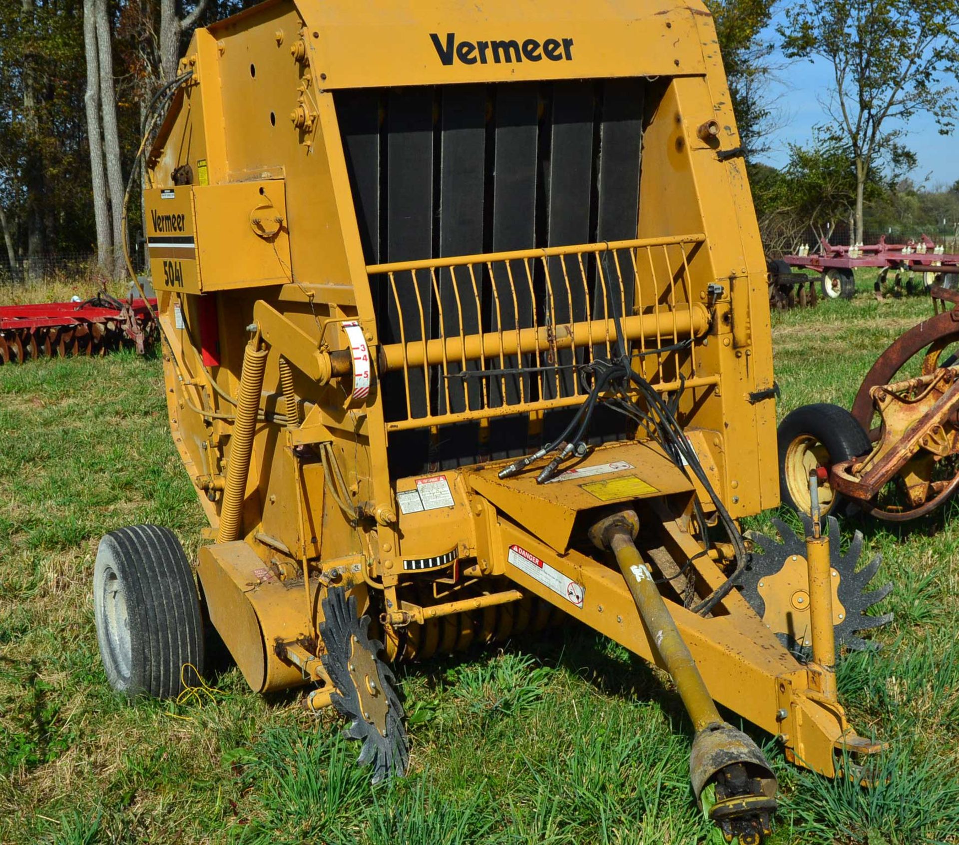 Vermeer Round Baler, Model 5041