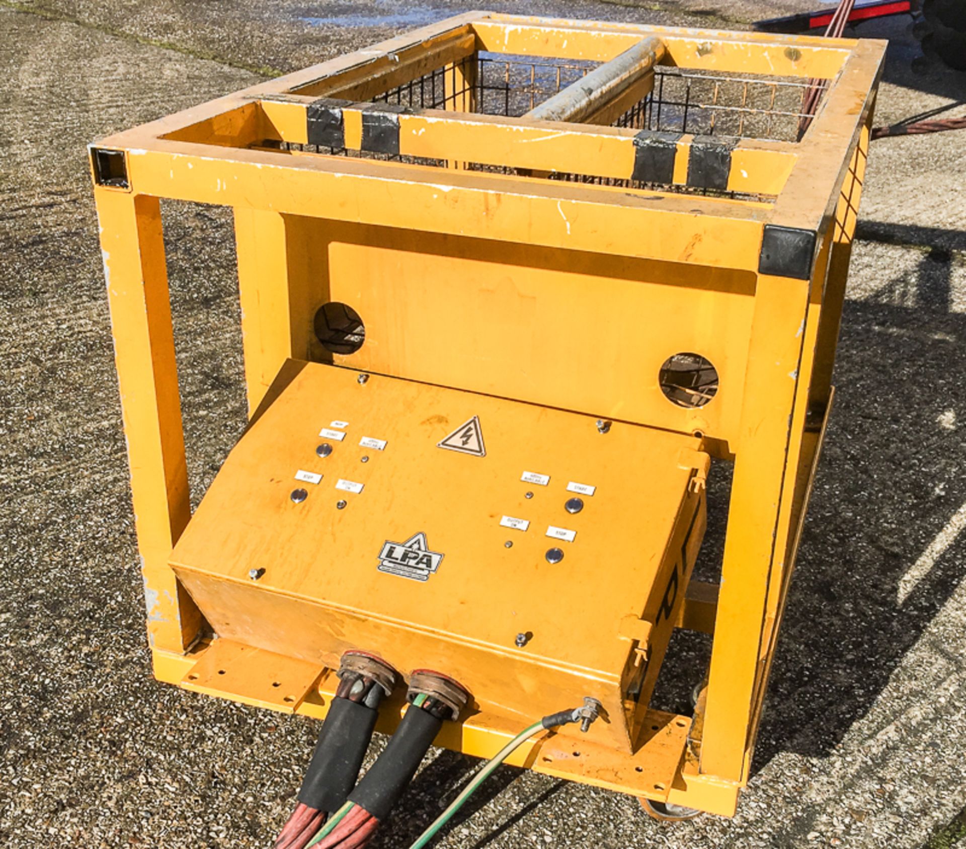 LPA Industries Ltd Airport Crocodile Cable Carrier - Image 3 of 9
