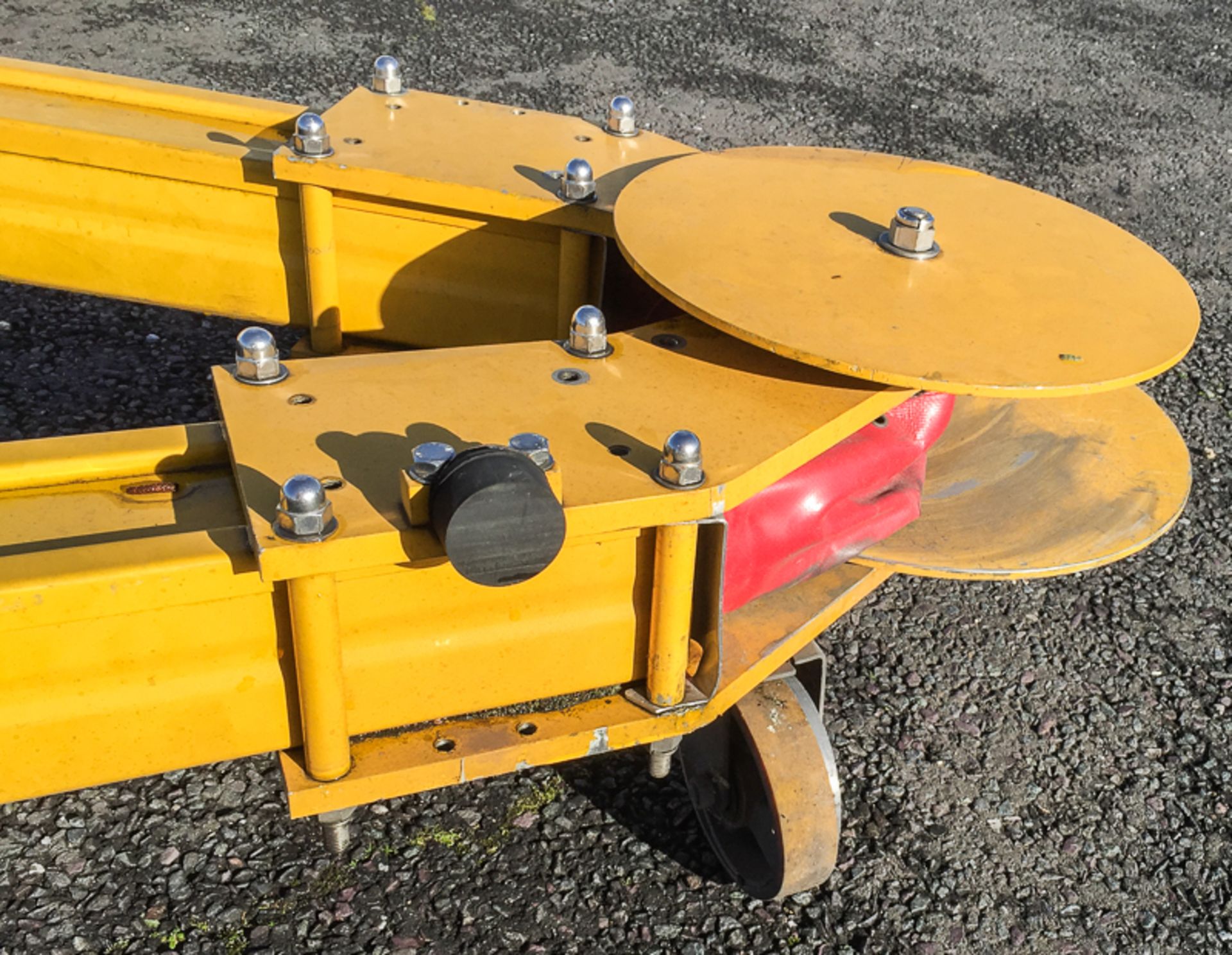 LPA Industries Ltd Airport Crocodile Cable Carrier - Image 7 of 9