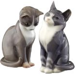 2 Katzen Royal Kopenhagen und Bing & Gröndahl. In Unterglasurfarben staffierte Porzellanfiguren.