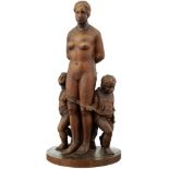 Osswald-Toppi Margherita 1897 - 1971 Rom "Akt mit drei Kindern". Holz-Skulptur auf Rundsockel.