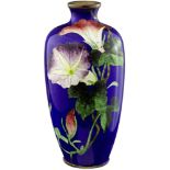 Kleine "ginbari" Cloisonné Vase Japan um 1900. Winde auf königsblauem Grund in transparentem Email