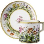 Ziertasse Meissen um 1815. Marcolini. Glatte Porzellantasse mit Untertasse. Umlaufende feine,