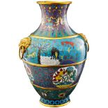 Grosse Cloisonné Vase China 18./19. Jh. Kupfer, der Boden, Stege und Drähte vergoldet. Hu-Form mit