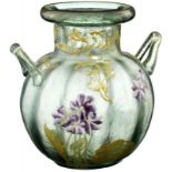 Vase "Legras" Um 1900. Hellgrünes Glas mit applizierten Henkeln. Mattgeätzte Oberfläche mit