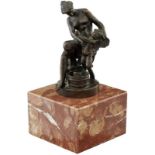 Miniaturbronze "Venus und Amor" Anfang 20. Jh. Entwurf Ferdinand Seeboek (1864 - 1953). Ausführung