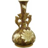 Vase "Zsolnay" Pecs Anfang 20. Jh. Japanisierende Form. Feinkeramik mit cremefarbener,
