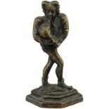 Zierfigur "Dudelsackspieler" 19./20. Jh. Bronze ziseliert und patiniert. Altersspuren. Höhe 12.2 cm