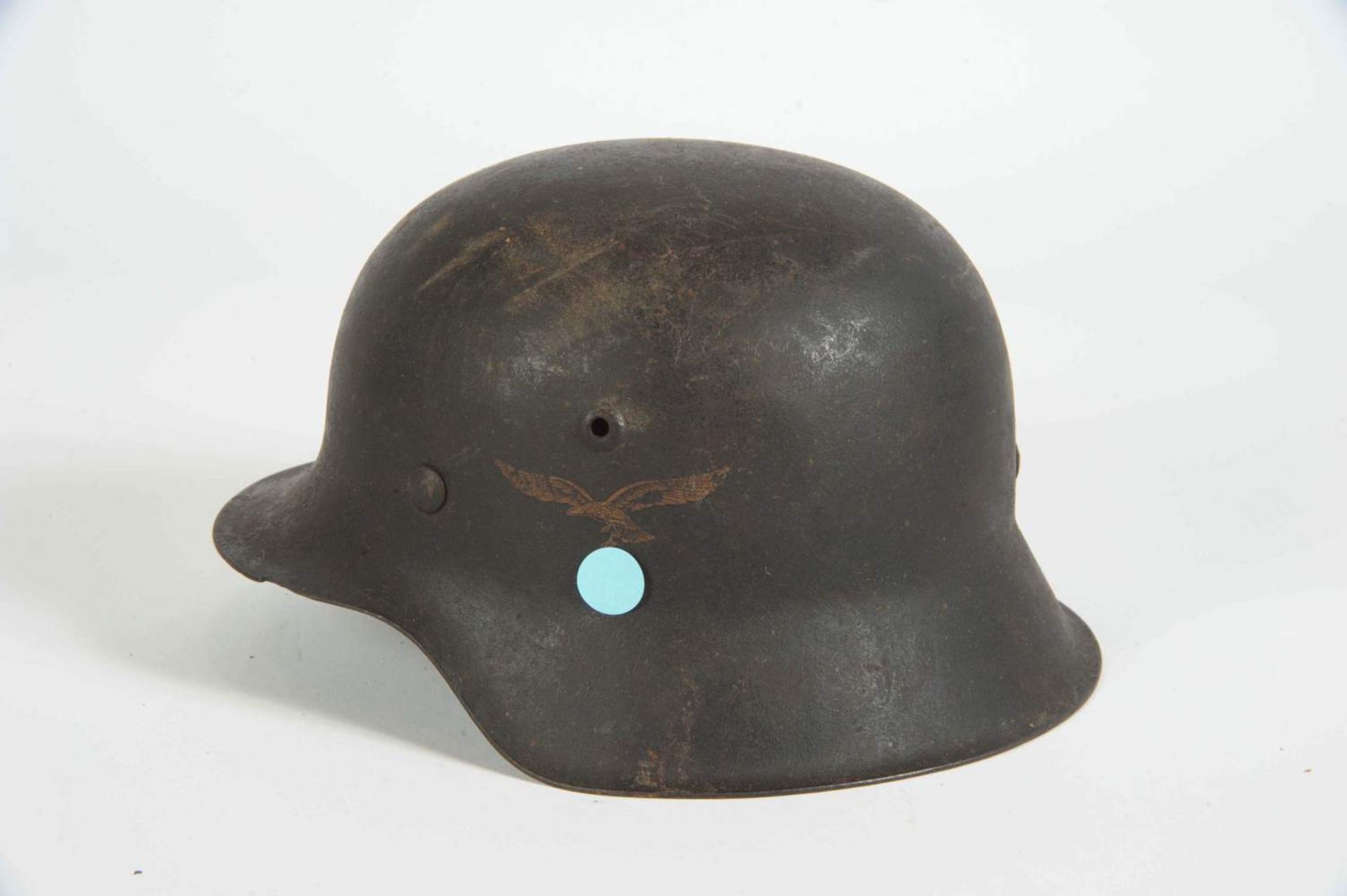 Casque d'acier Mod 1942 de larmée de lair, peinture feldgrau, insigne 95 %, manque la jugulaire. - Bild 2 aus 5