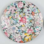 Plato circular en porcelana China Mil Flores. Trabajo Chino, Finales del Siglo XIX. Marca en la