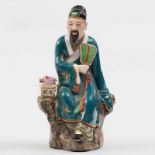 Inmortal con Pay- Pay Figura escultórica en porcelana china. Trabajo Chino, Siglo XX. Marca en