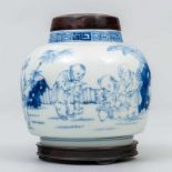 Bote en porcelana China. Trabajo Chino, Finales del Siglo XIX  Principios del Siglo XX. Presenta