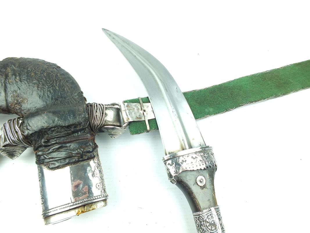 A white metal mounted Arab Jambiya, 18cm sharply curved blade with raised medial ridge, - Image 9 of 9