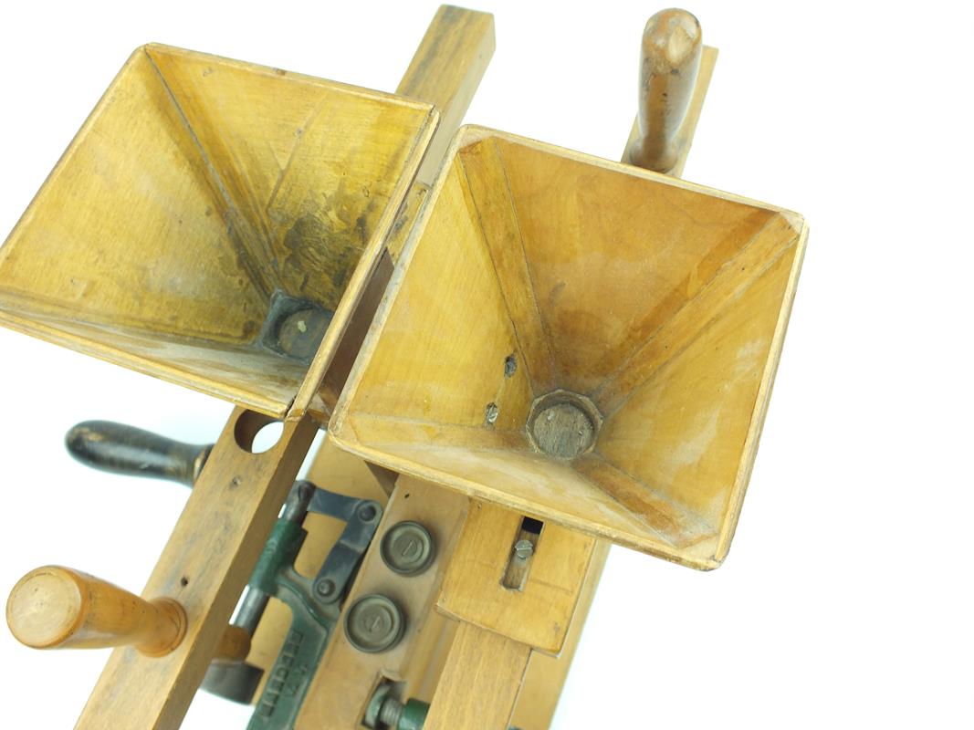 An unusual bench mounted wooden and iron shot dispenser reloading machine, the handmade box wood - Image 4 of 9