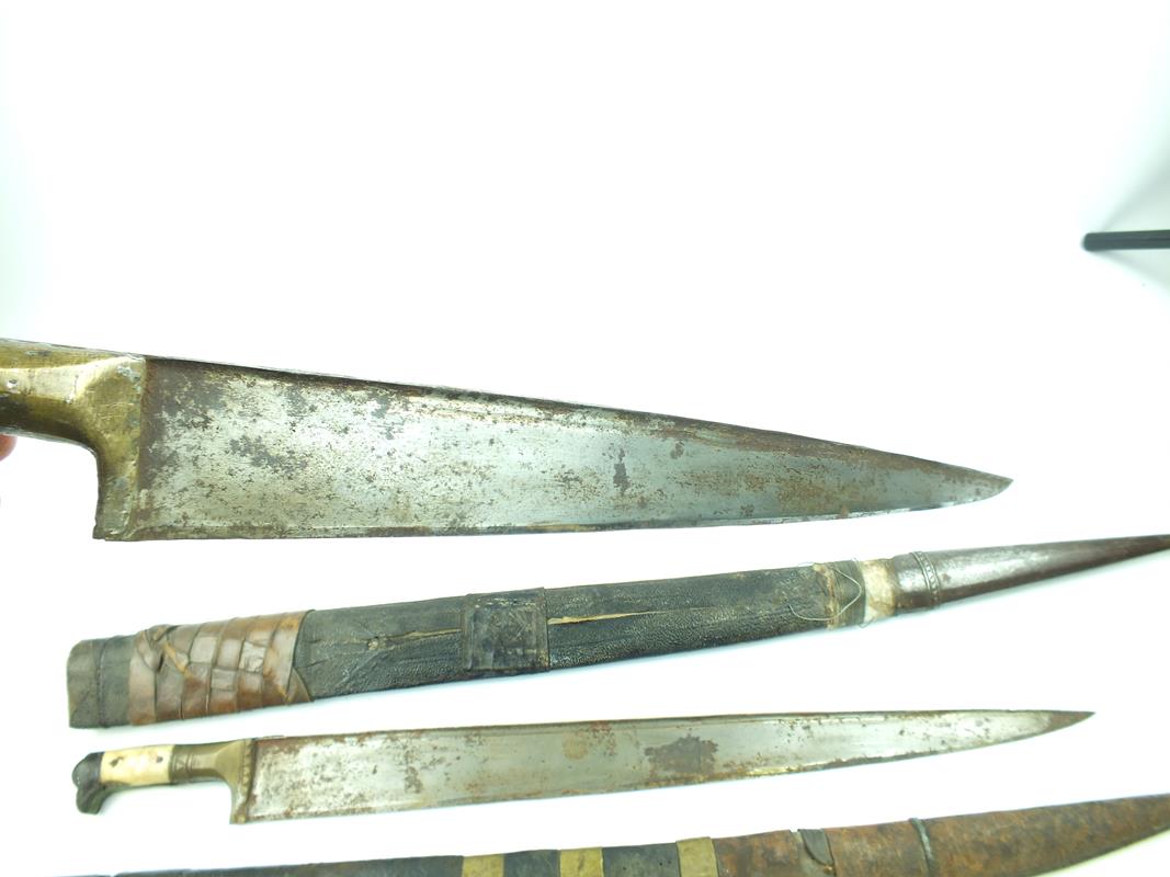 A brace of large 19th Century Khyber knives, the first with 57.5cm T-section blade, characteristic - Image 8 of 9