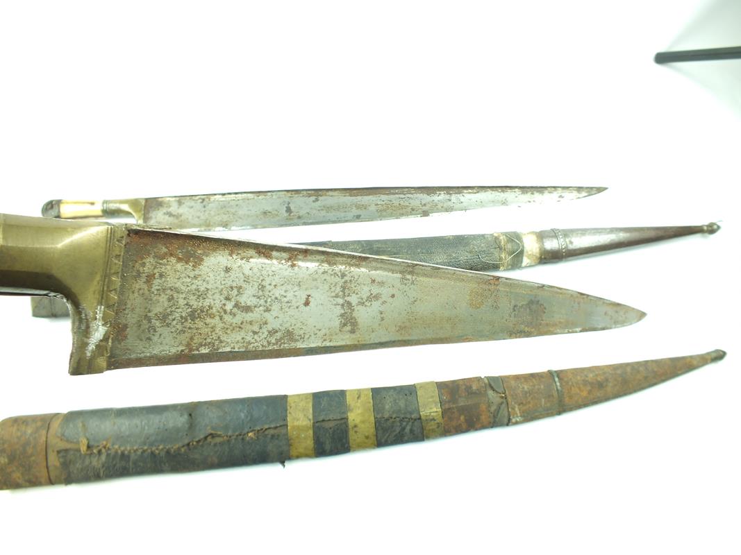 A brace of large 19th Century Khyber knives, the first with 57.5cm T-section blade, characteristic - Image 4 of 9