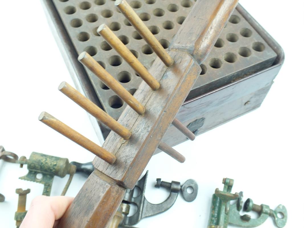 An Erskine patent reloading box, together with four various roll turnover tools. (5) - Image 5 of 9